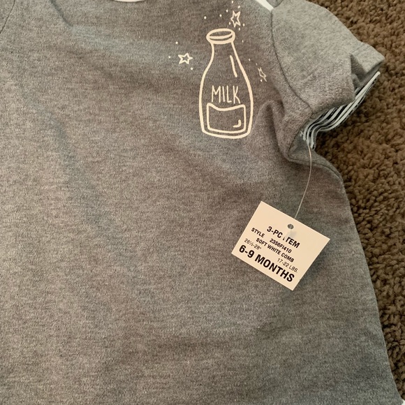 NWT 3 pack bodysuits and bibs - Picture 3 of 6